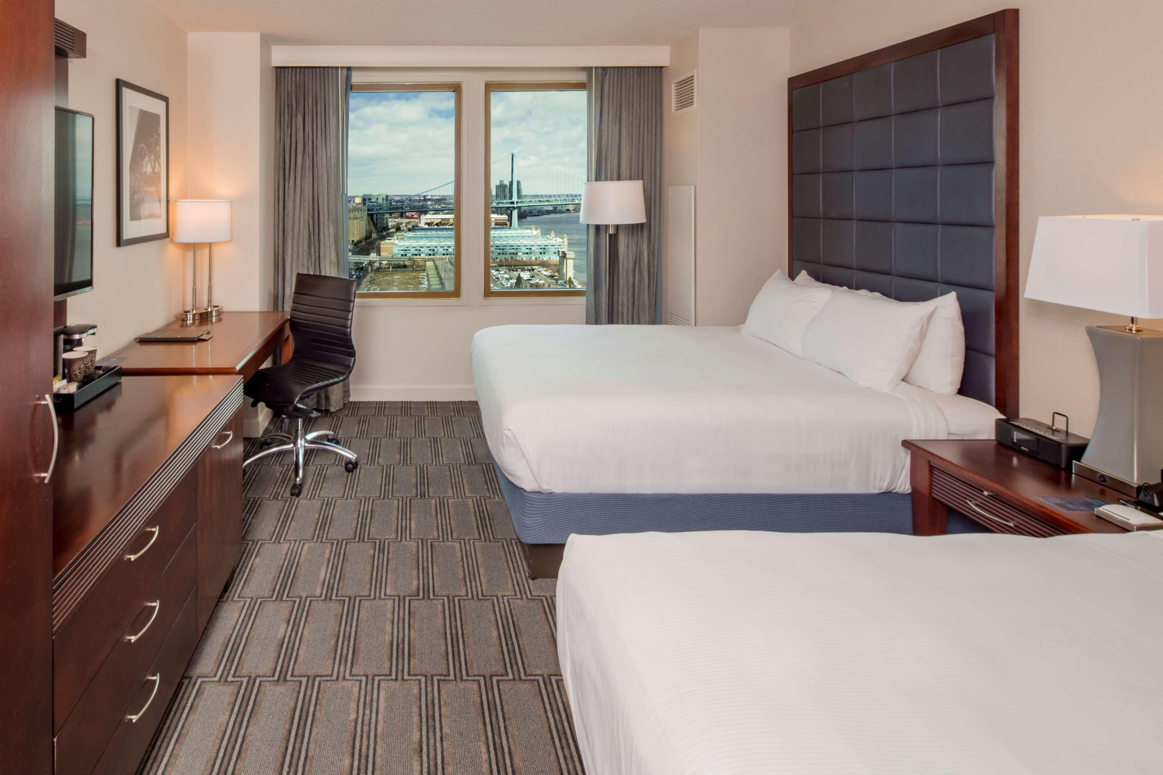 Hilton At Penn's Landing