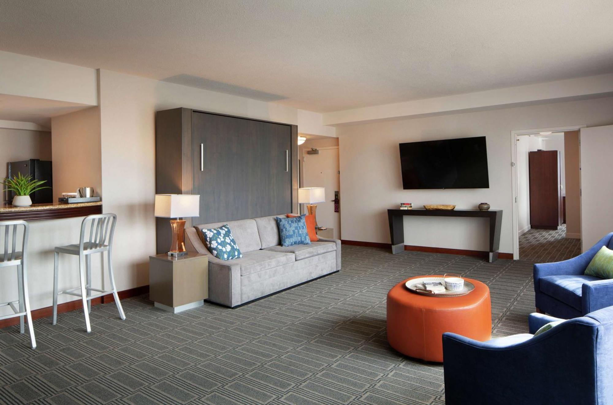 Hilton At Penn's Landing Hotel 4*