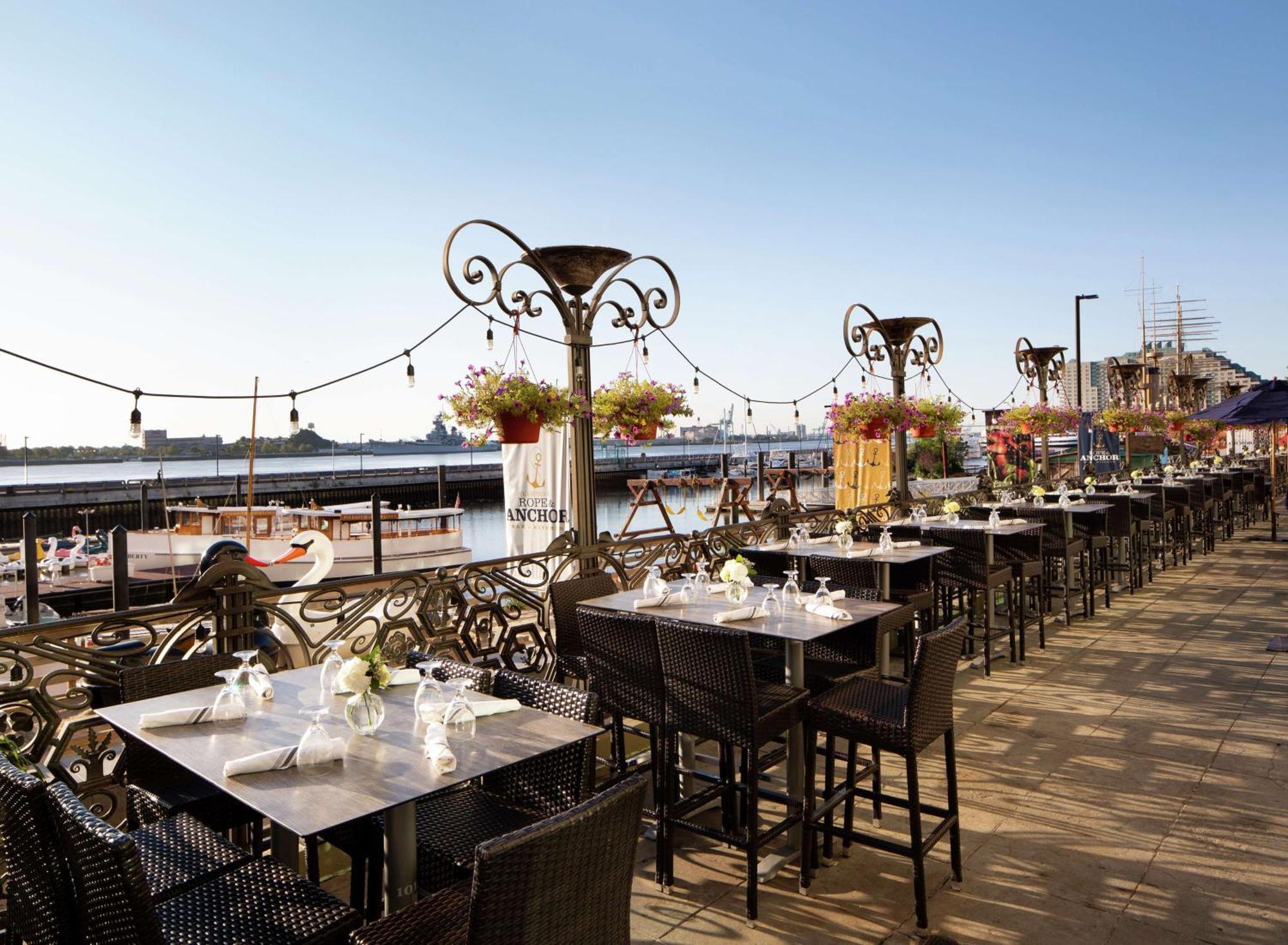 Hilton At Penn's Landing
