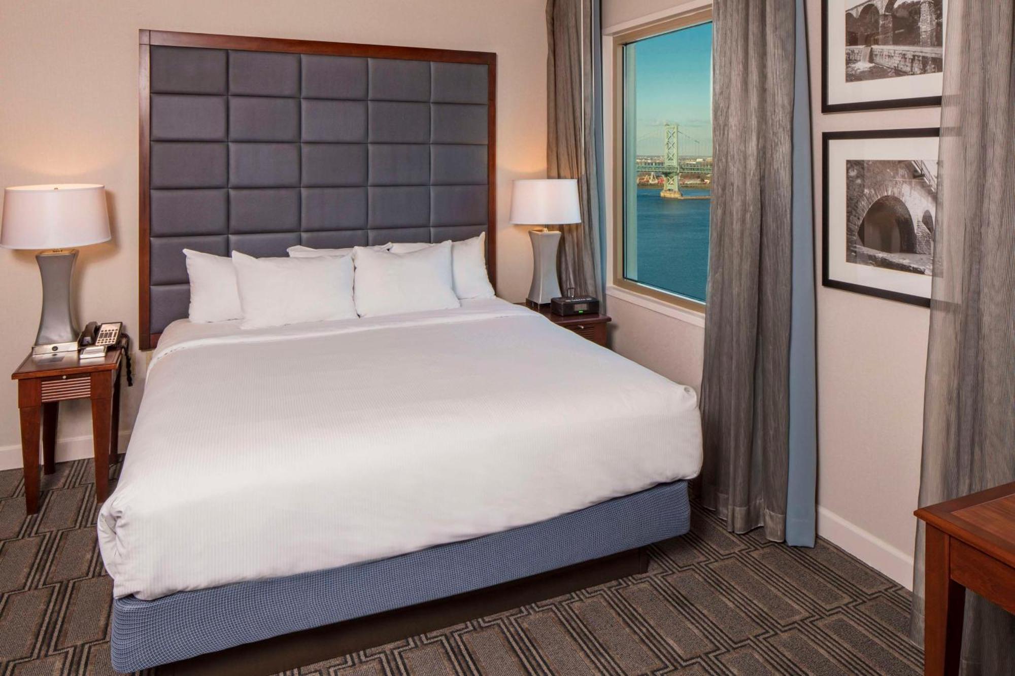 Hilton At Penn's Landing Hotel 4*