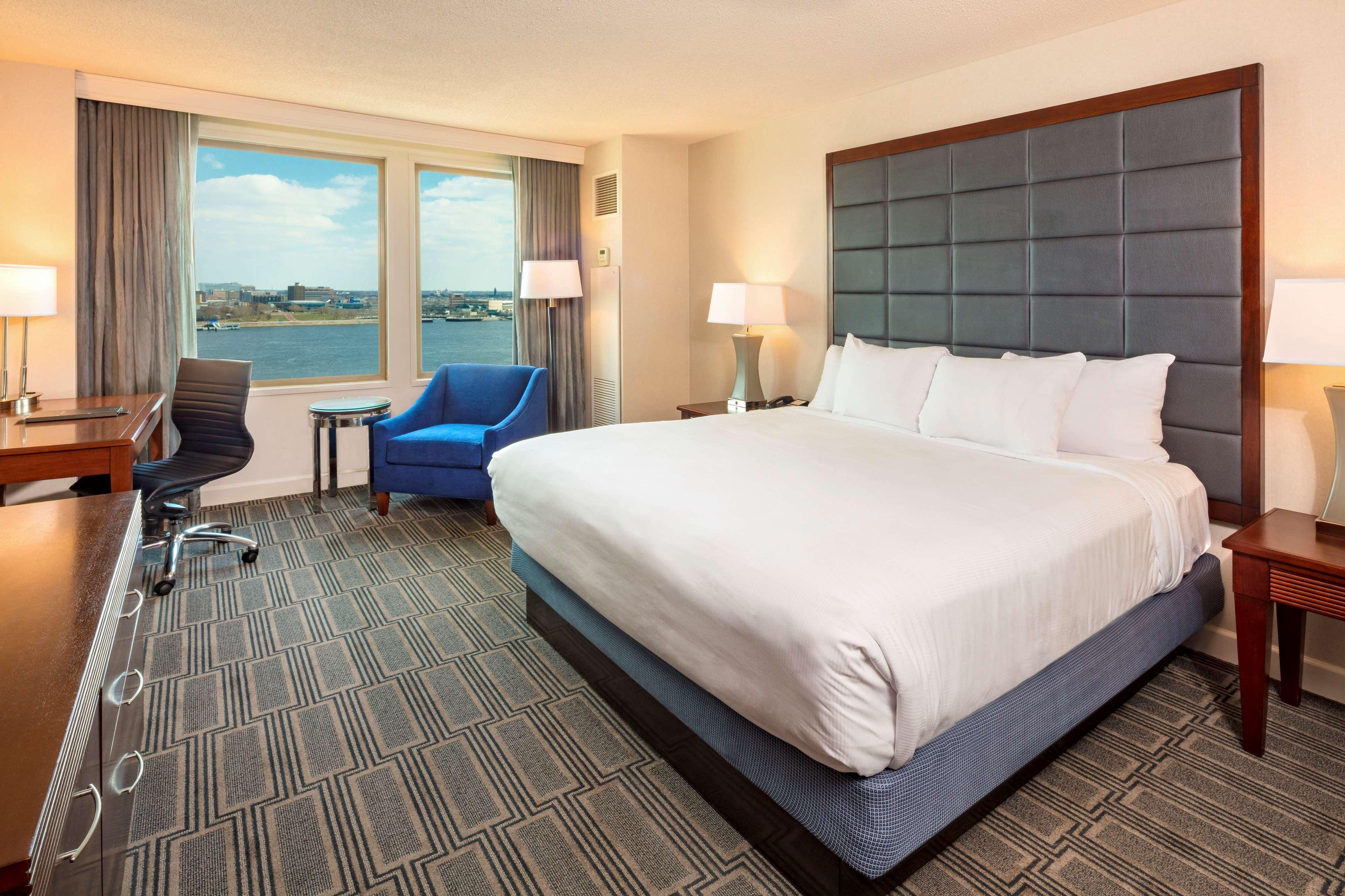 Hilton At Penn's Landing Hotel 4*