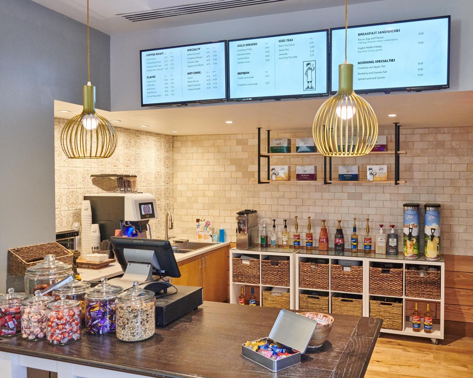 Hotel Hilton At Penn's Landing 4*