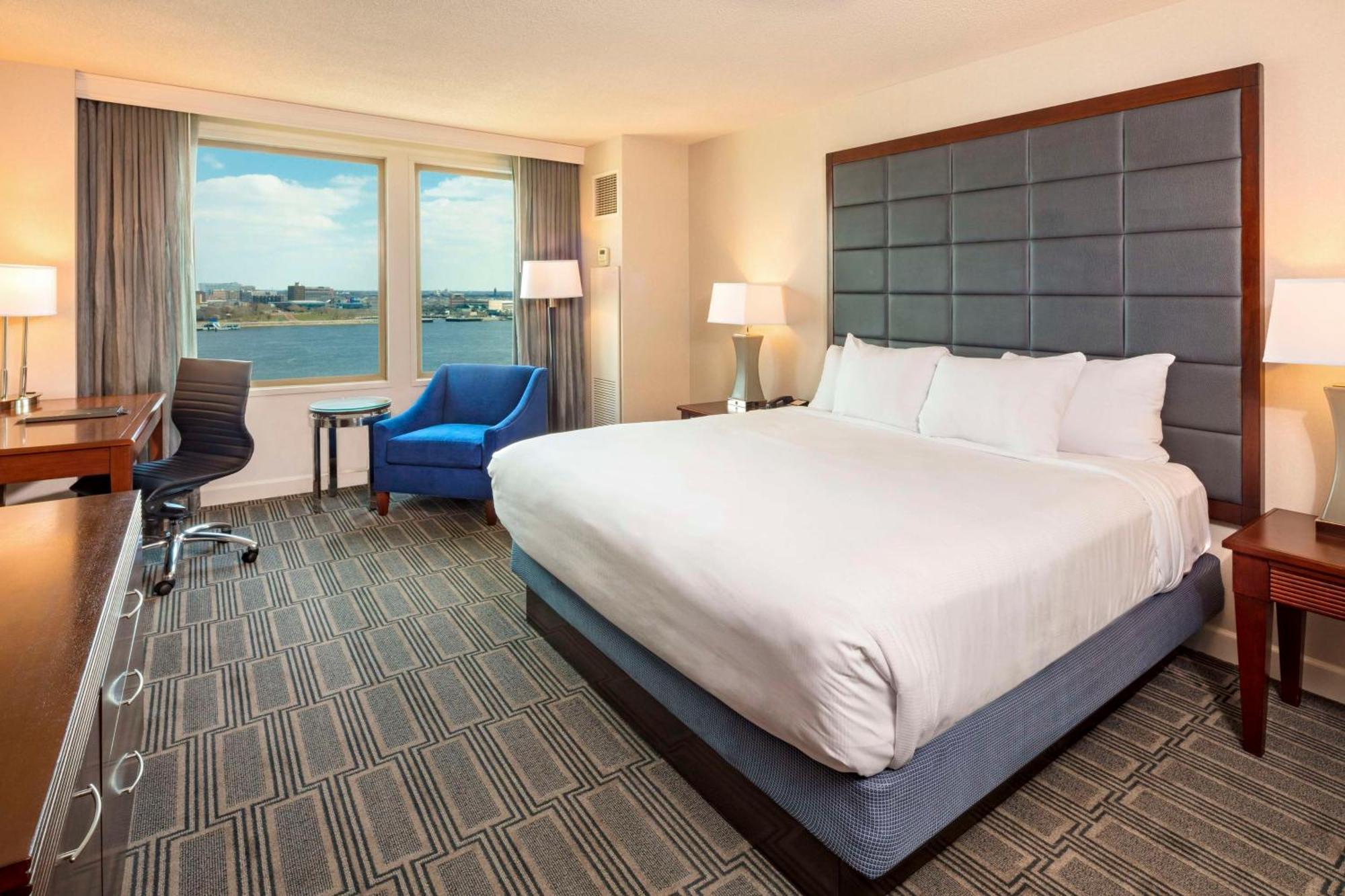 Hilton At Penn's Landing