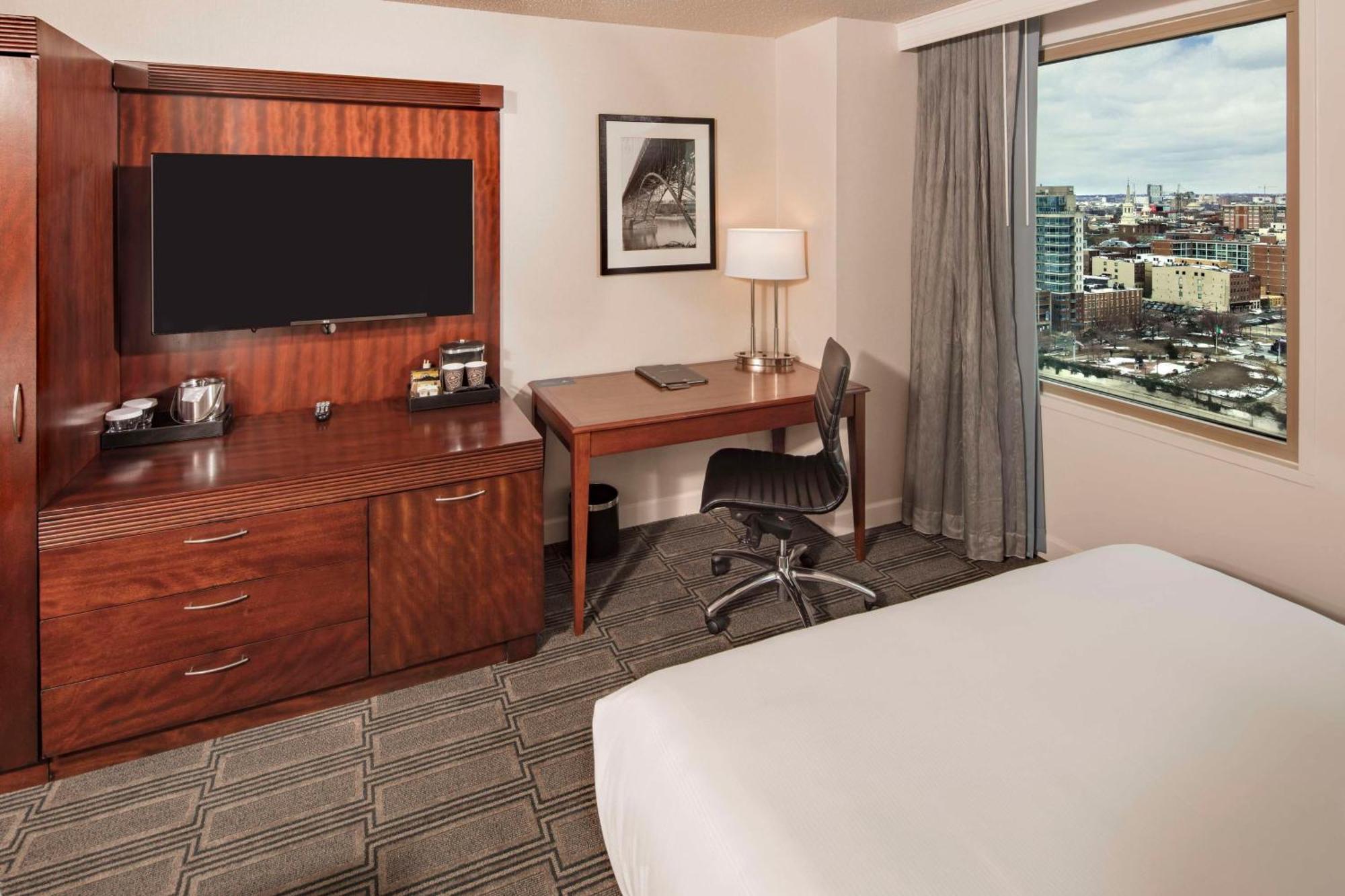 Hilton At Penn's Landing Hotel