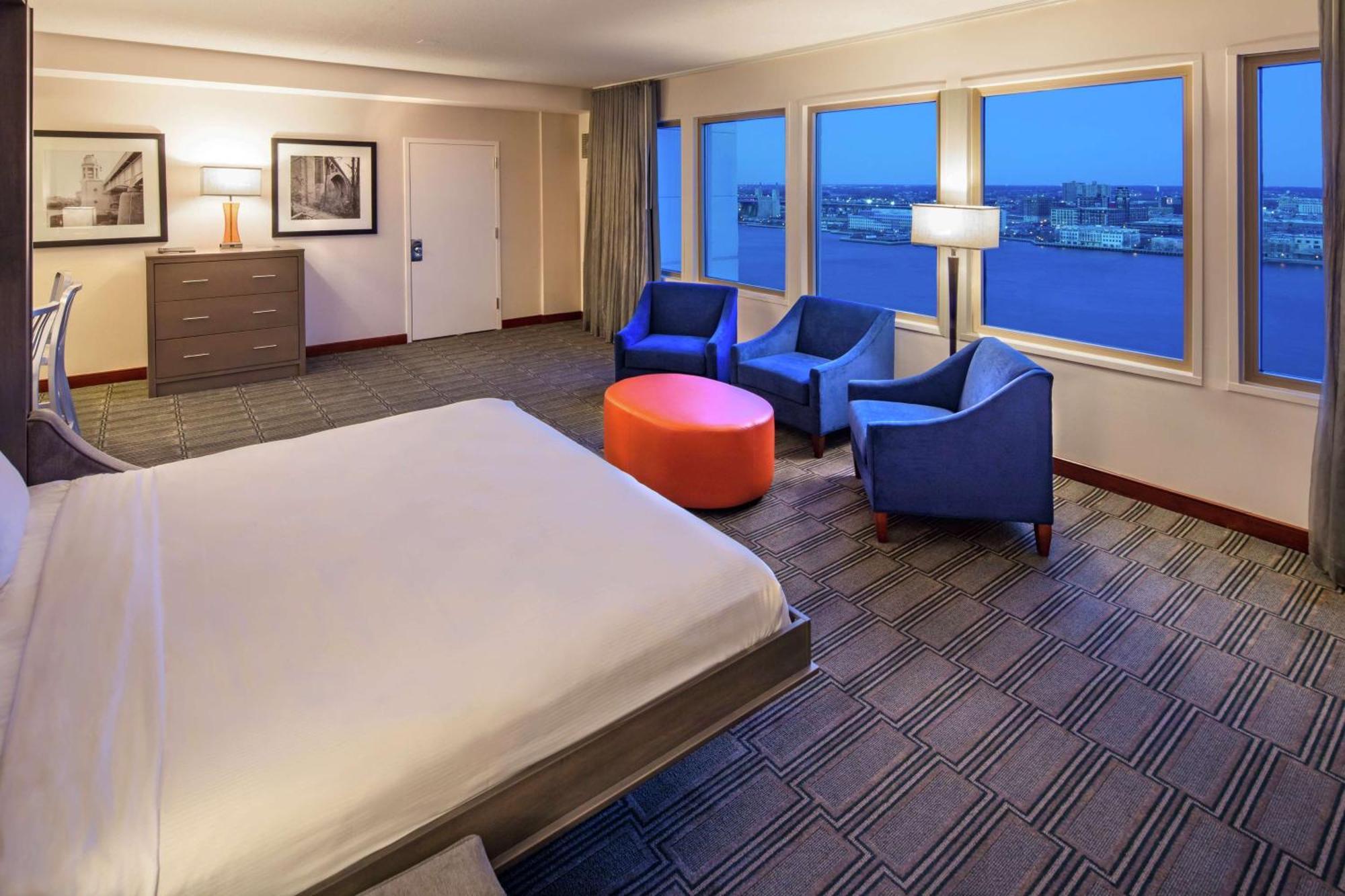 Hilton At Penn's Landing 4*