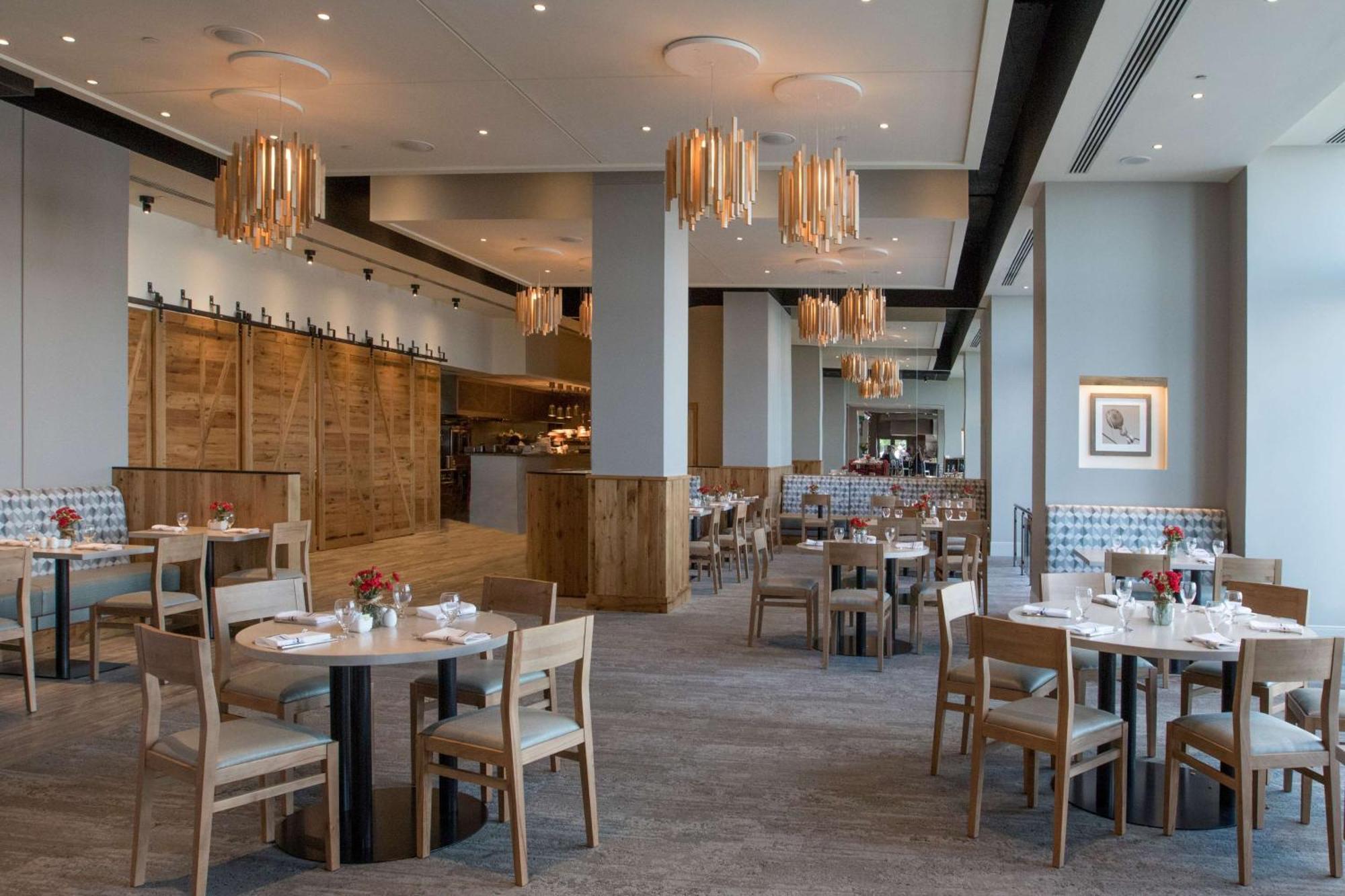 Hilton At Penn's Landing 4*