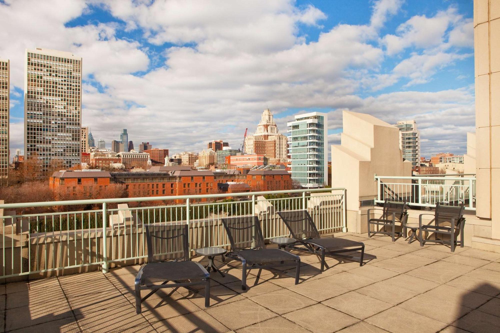 Hilton At Penn's Landing 4*